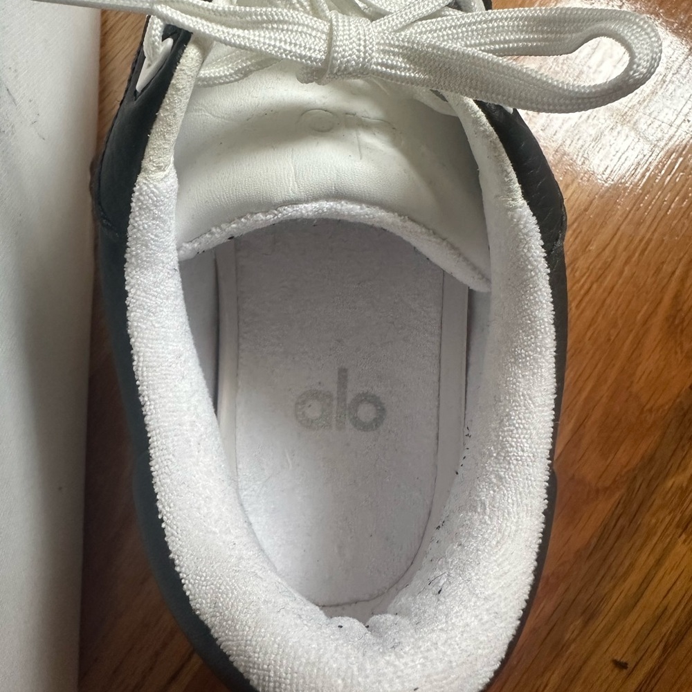 Alo Yoga Black And White Sneakers View 4